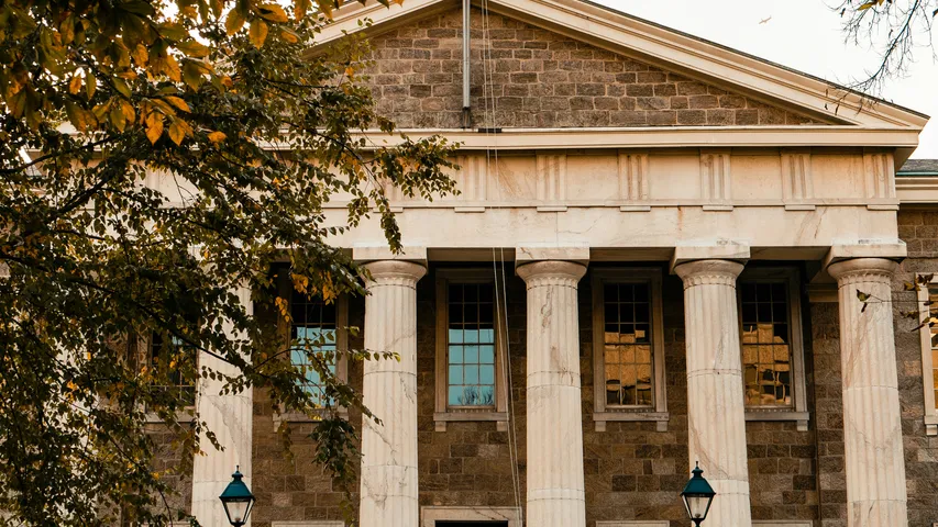 Altra Charles Street 12