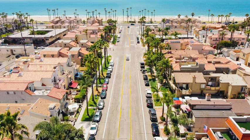 Surf City 10 2025
