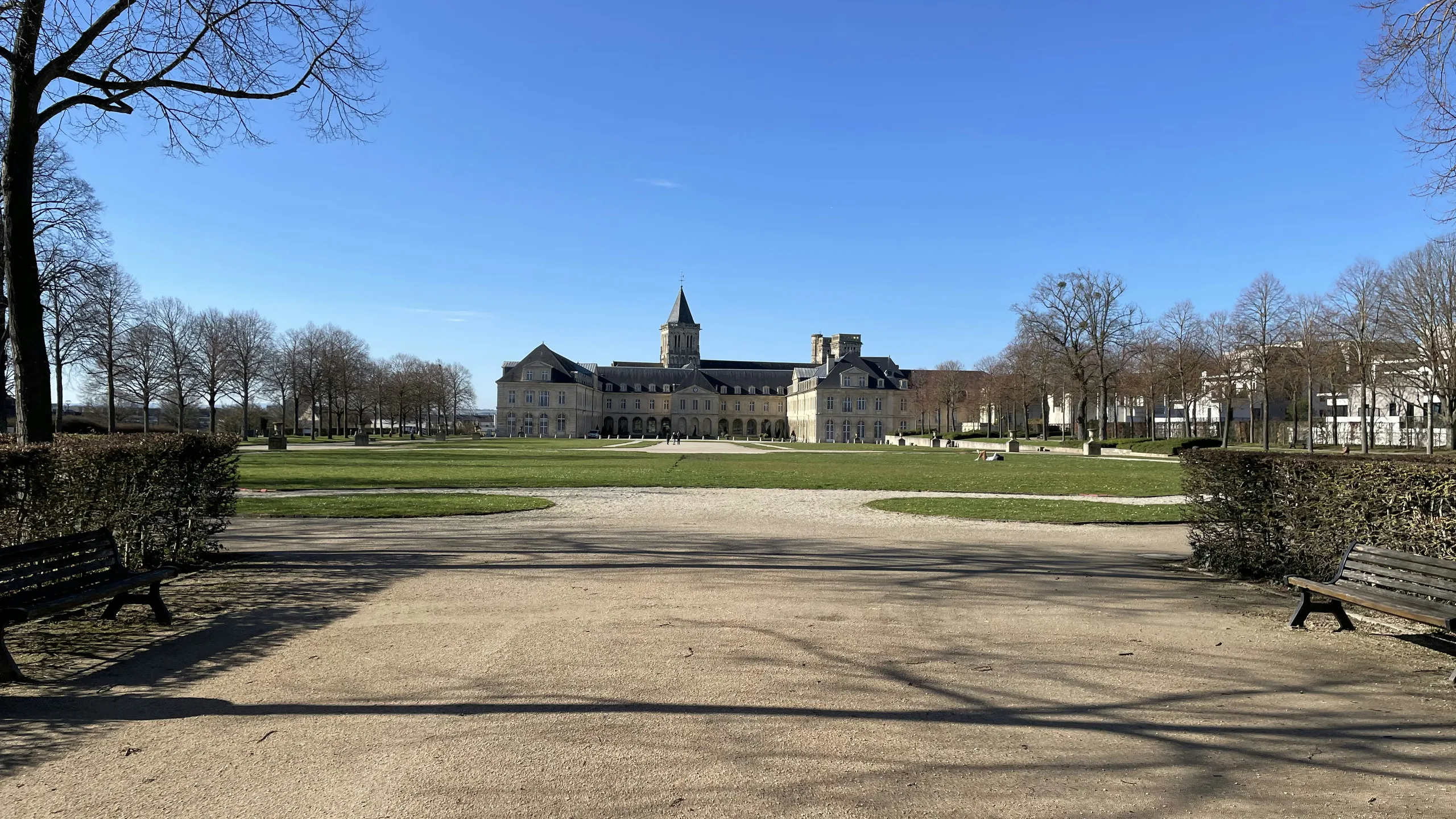 Courir entre deux"0"